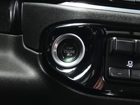 Used 2022 Chevrolet Silverado 1500 RST image 22