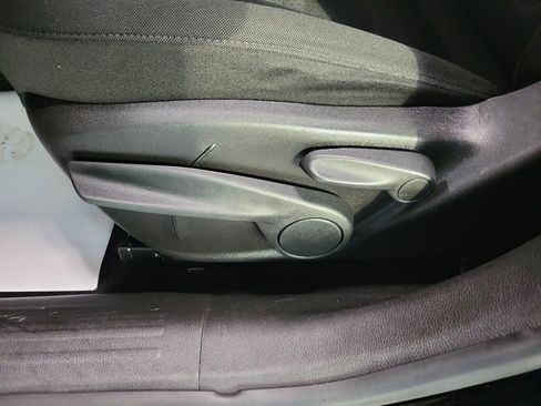 Used 2019 Jeep Renegade Latitude image 38