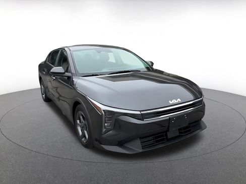 Used 2025 Kia K4 FWD image 3