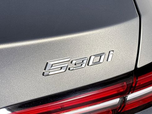 Used 2024 BMW 530i xDrive w/ Premium Package image 25