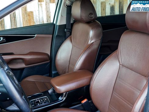 Used 2019 Kia Sorento SX image 13