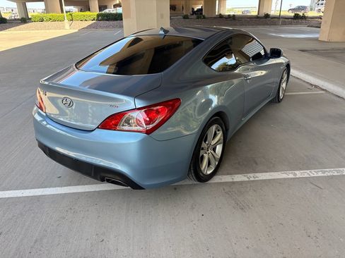 Used 2010 Hyundai Genesis 2.0T RWD image 8