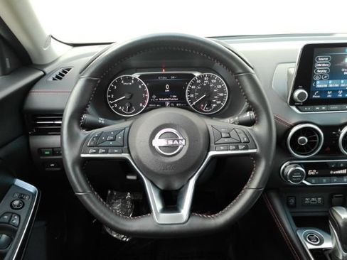 Used 2025 Nissan Sentra SR w/ SR Premium Package FWD image 30