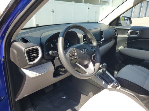 Used 2026 Hyundai Venue SEL FWD image 18
