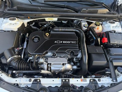 Used 2016 Chevrolet Malibu LT w/ Driver Confidence Package FWD image 18
