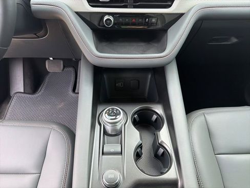 New 2026 Ford Explorer Active w/ Active Comfort Package image 19