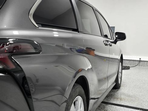 Used 2024 Toyota Sienna XLE w/ XLE Plus Package AWD/4WD image 16