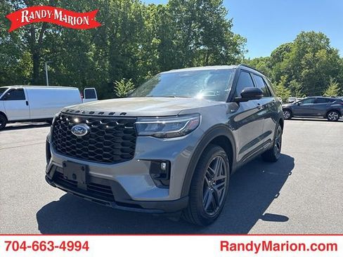 Used 2025 Ford Explorer ST-Line w/ ST-Line Street Pack image 1