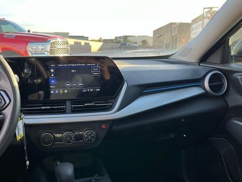 Used 2024 Chevrolet Trax LS image 11