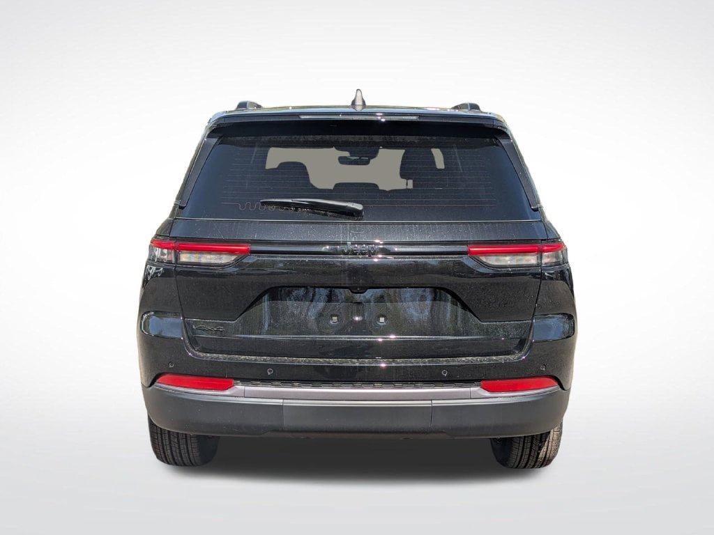 New 2026 Jeep Grand Cherokee Altitude AWD/4WD image 4