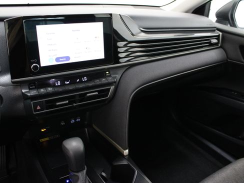 Used 2025 Toyota Camry LE FWD image 15
