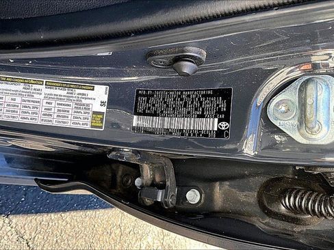 Used 2024 Toyota Corolla LE FWD image 32