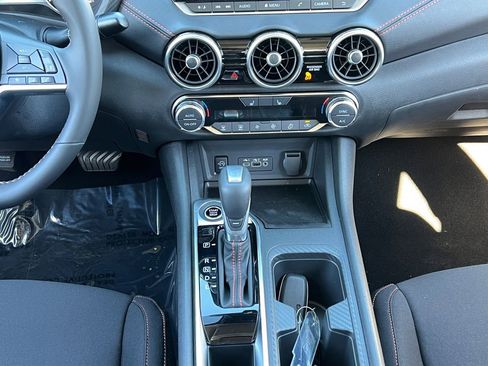 Used 2025 Nissan Sentra SR image 12