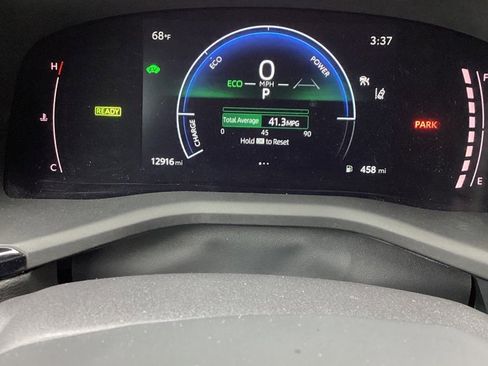 Used 2025 Toyota Camry SE image 11