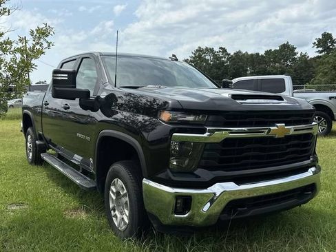 Used 2025 Chevrolet Silverado 2500 LT w/ Convenience Package AWD/4WD image 11