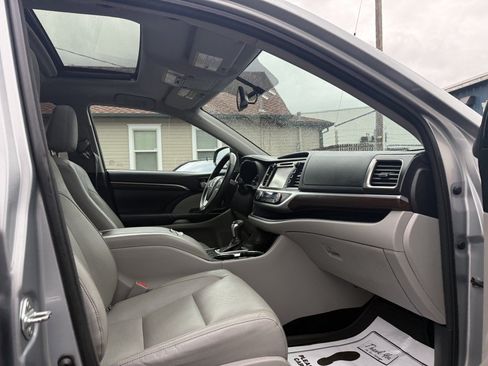 Used 2014 Toyota Highlander Limited AWD/4WD image 14