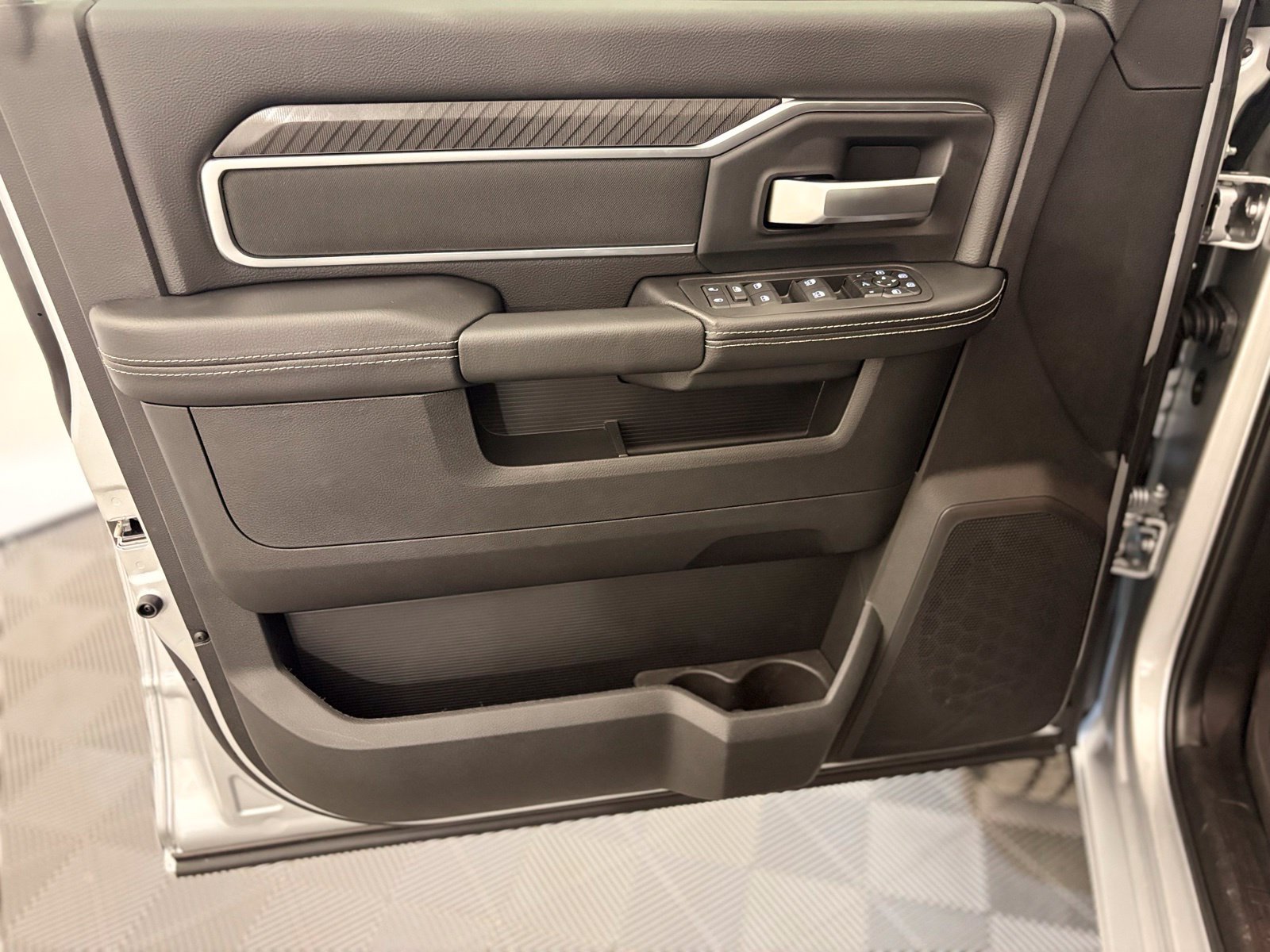 New 2027 RAM 3500 Big Horn AWD/4WD image 2