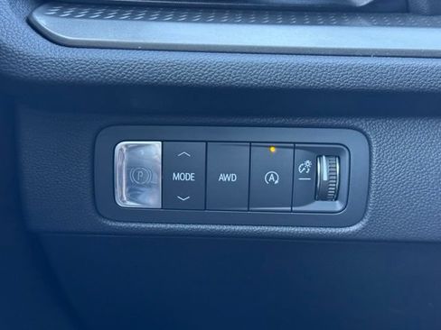 Certified 2024 Chevrolet Traverse LT AWD/4WD image 33