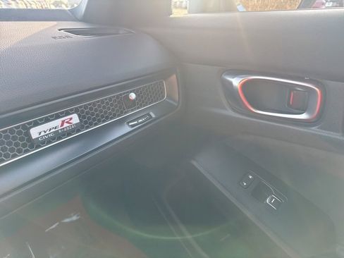 Used 2025 Honda Civic Type R image 19