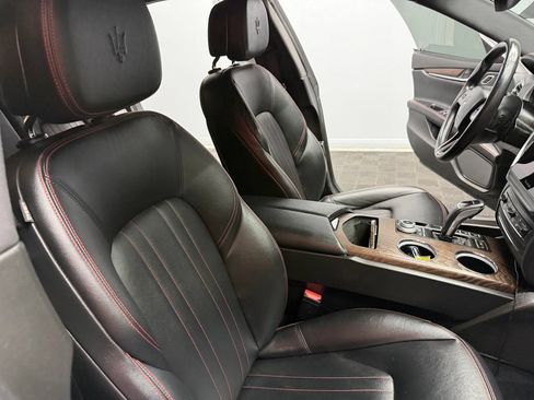 Used 2021 Maserati Ghibli S RWD image 52