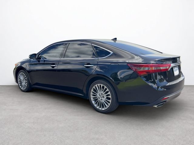 Used 2018 Toyota Avalon Limited FWD image 3