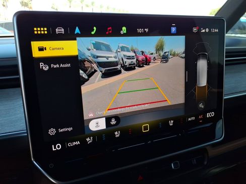 Used 2025 Volkswagen ID. Buzz Pro S RWD image 28