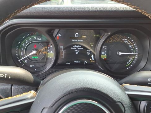 Used 2024 Jeep Wrangler Unlimited AWD/4WD image 27