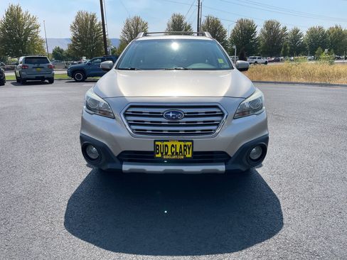 Used 2016 Subaru Outback 2.5i Limited AWD/4WD image 8