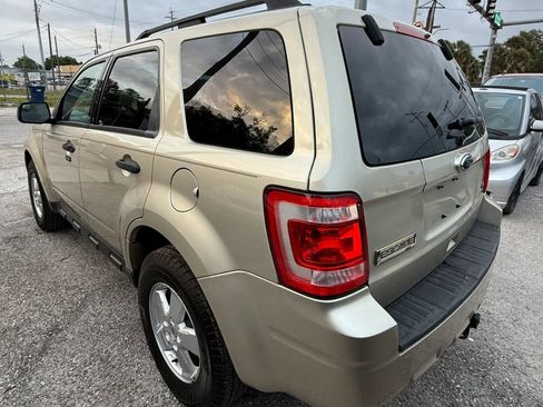 Used 2011 Ford Escape XLT w/ Class II Trailer Tow Pkg image 5