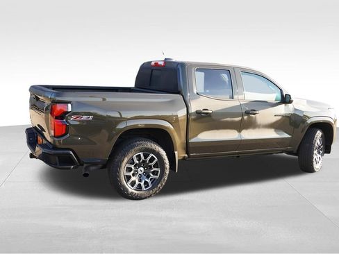 Certified 2023 Chevrolet Colorado Z71 w/ Z71 Convenience Package 2 AWD/4WD image 4