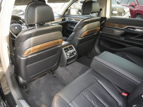 Used 2016 BMW 740i image 12