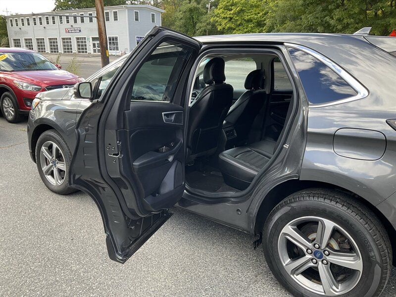 Used 2019 Ford Edge SEL w/ Equipment Group 201A AWD/4WD image 14