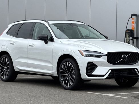 New 2026 Volvo XC60 T8 Ultra w/ Protection Package Premier AWD/4WD image 7