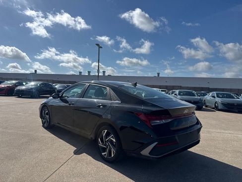 Used 2024 Hyundai Elantra SEL w/ Convenience Package FWD image 13