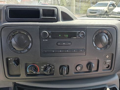 Used 2013 Ford E-250 and Econoline 250 w/ PWR Group image 27