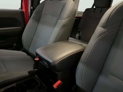 Used 2025 Jeep Wrangler Unlimited Sahara w/ Safety Group AWD/4WD image 20