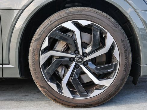 Used 2024 Audi Q8 e-tron Premium Plus w/ Premium Plus Package image 9