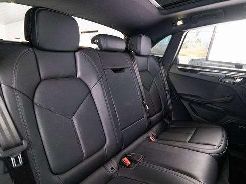 Certified 2024 Porsche Macan S AWD/4WD image 38
