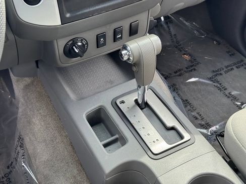 Used 2012 Nissan Frontier SV AWD/4WD image 16