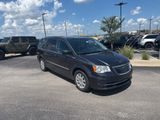 Used 2014 Chrysler Town & Country Touring image 2