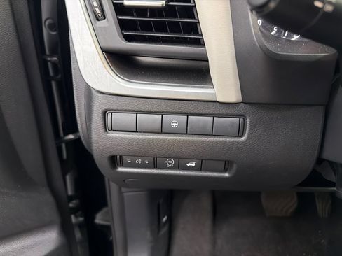 Used 2025 Nissan Rogue SV AWD/4WD image 32