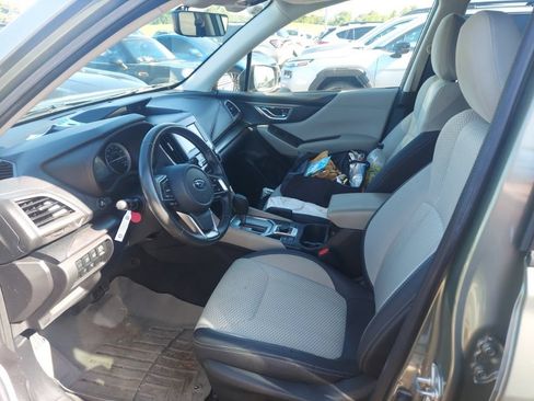 Used 2021 Subaru Forester Premium AWD/4WD image 2