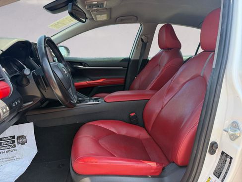 Used 2021 Toyota Camry XSE w/ Cold Weather Package image 9