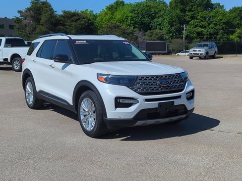 Certified 2023 Ford Explorer Limited w/ Equipment Group 301A image 3