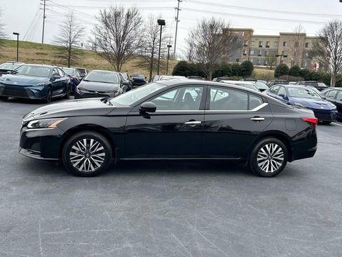 Used 2023 Nissan Altima 2.5 SV w/ SV Premium Package image 7