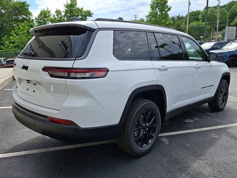 New 2026 Jeep Grand Cherokee L 4WD image 3