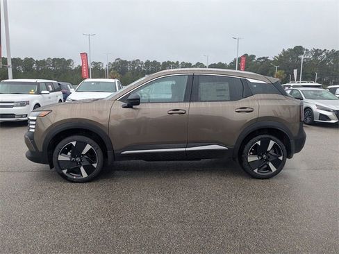 New 2026 Nissan Kicks SR image 6