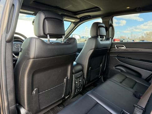 Used 2022 Jeep Grand Cherokee Limited image 34