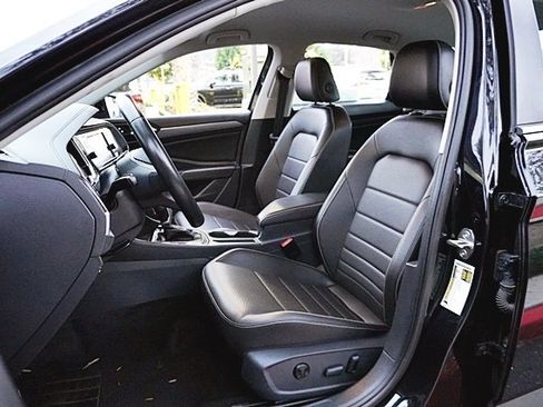 Used 2024 Volkswagen Jetta SE image 14