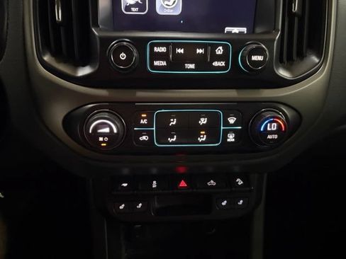 Used 2015 Chevrolet Colorado Z71 AWD/4WD image 39